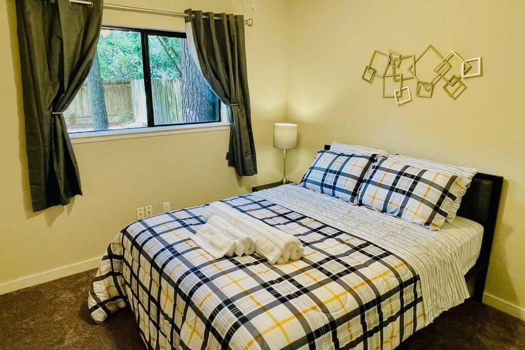 Woodlands House - Free Parking & Fast Wifi - 3 Bed. 1,5 Bath Сasa de vacaciones The Woodlands
