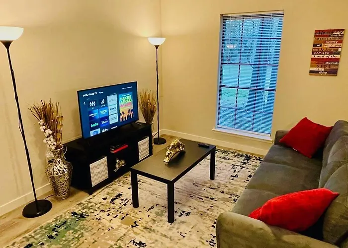 Woodlands House - Free Parking & Fast Wifi - 3 Bed. 1,5 Bath