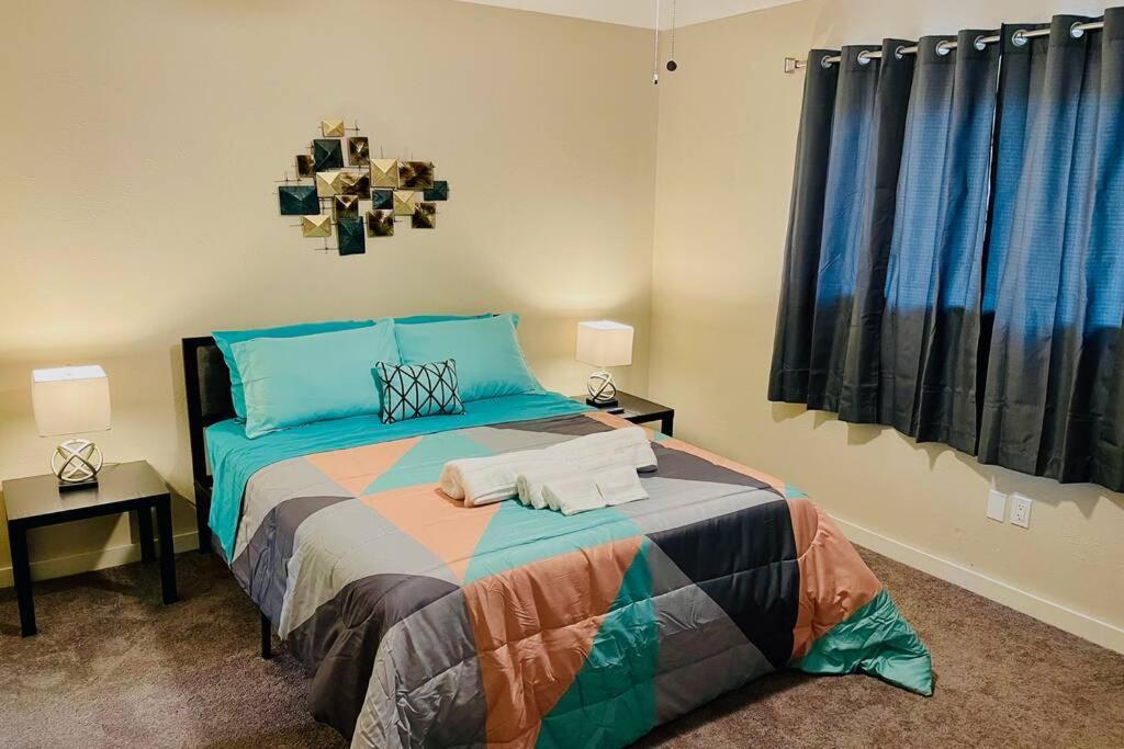 Woodlands House - Free Parking & Fast Wifi - 3 Bed. 1,5 Bath