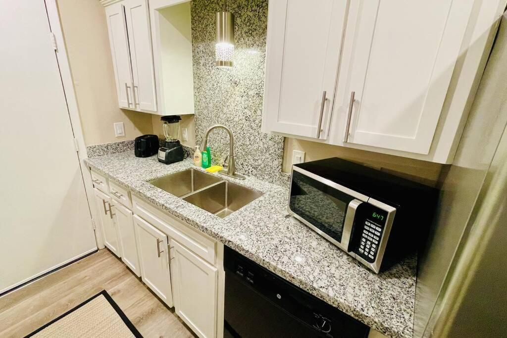 Woodlands House - Free Parking & Fast Wifi - 3 Bed. 1,5 Bath