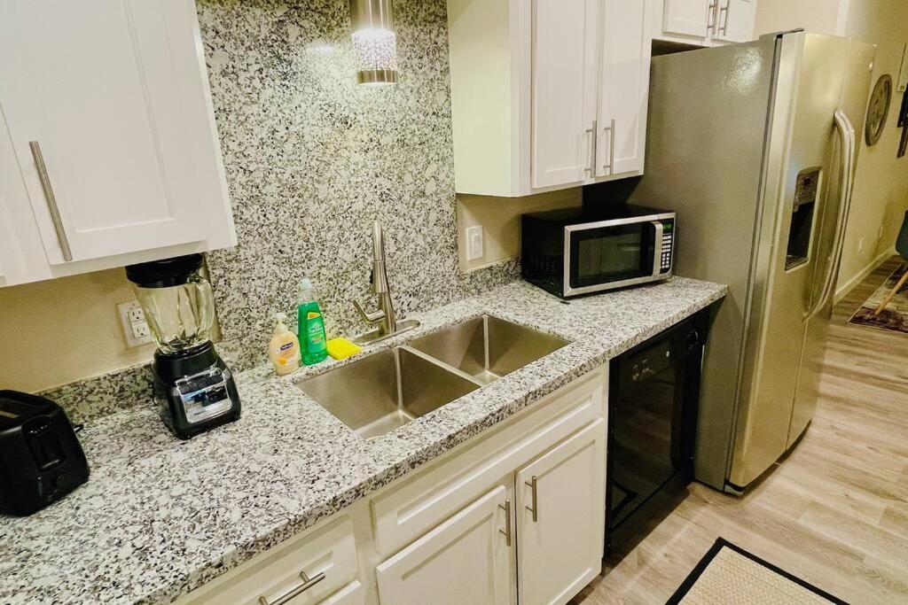 Ferienhaus Woodlands House - Free Parking & Fast Wifi - 3 Bed. 1,5 Bath