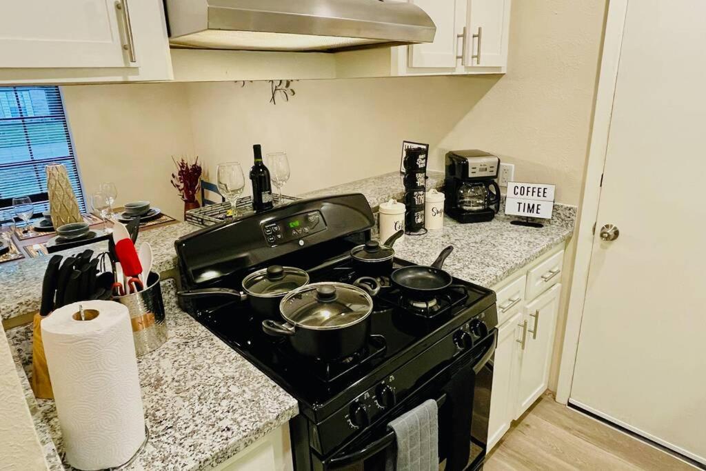Woodlands House - Free Parking & Fast Wifi - 3 Bed. 1,5 Bath *