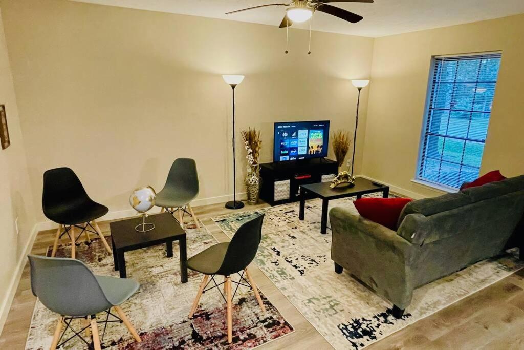 Woodlands House - Free Parking & Fast Wifi - 3 Bed. 1,5 Bath Ferienhaus